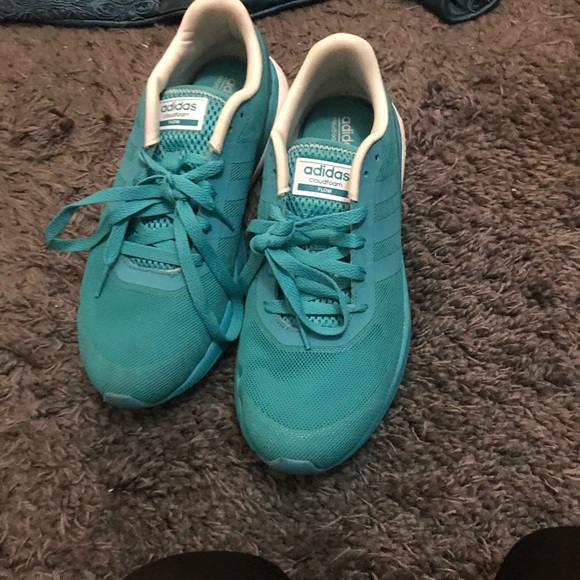 Adidas women's cloud foam sneakers size 8.5 - Picture 3 of 5